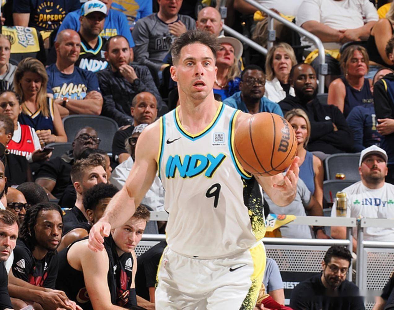 开云体育官网-西亚卡姆在阿森纳比赛中表现优异，刷新纪录引发热议！(西亚卡姆选秀模板)