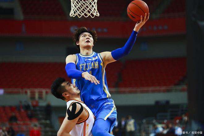 开云体育入口-包含举重季后赛掀起高潮，燕山旋风队绝杀辽东麒麟队，老将里程碑之夜——禁区内连续解围的词条